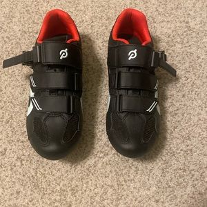 Like new. Size 7 (38) Peloton shoes. Only worn 3 times.